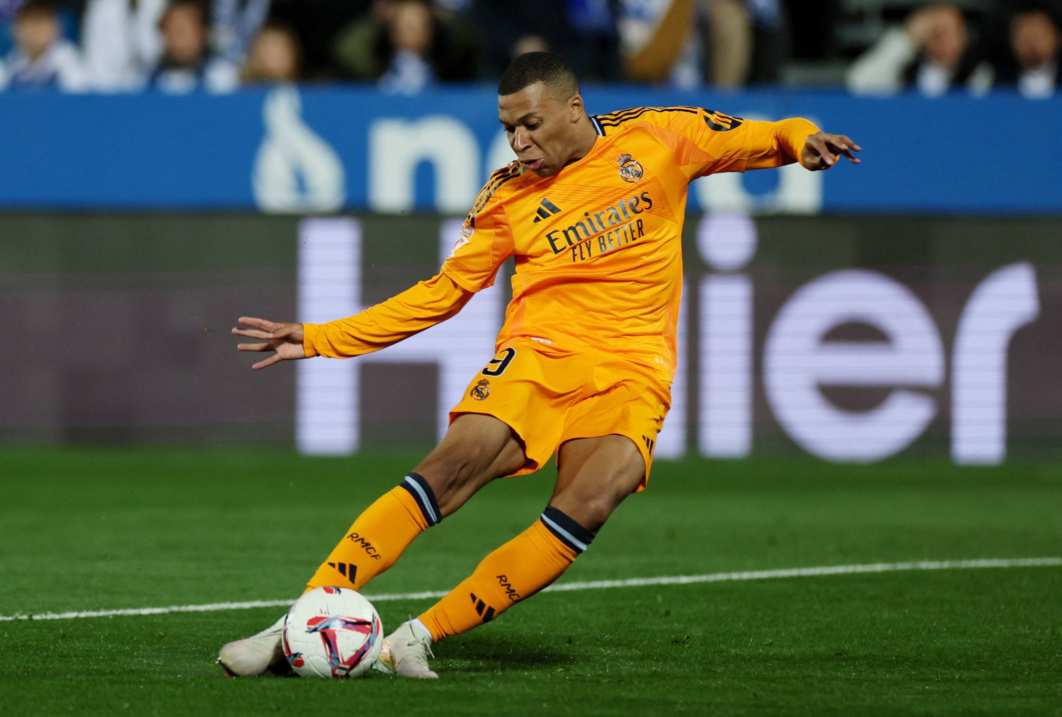 姆巴佩照片皇马(姆巴佩在皇马踢过球吗?)