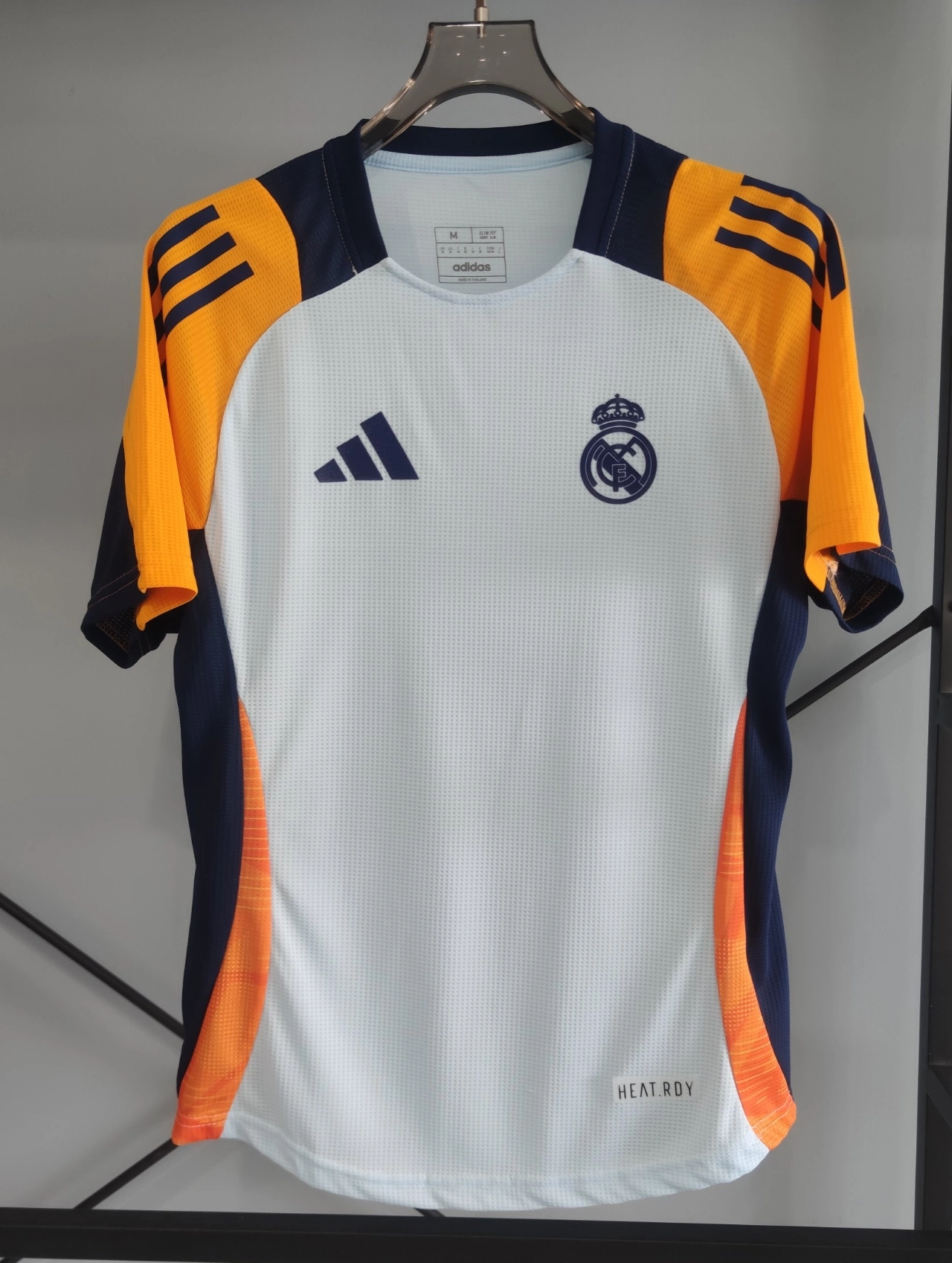 皇家马德里球员大名单和球衣号的简单介绍