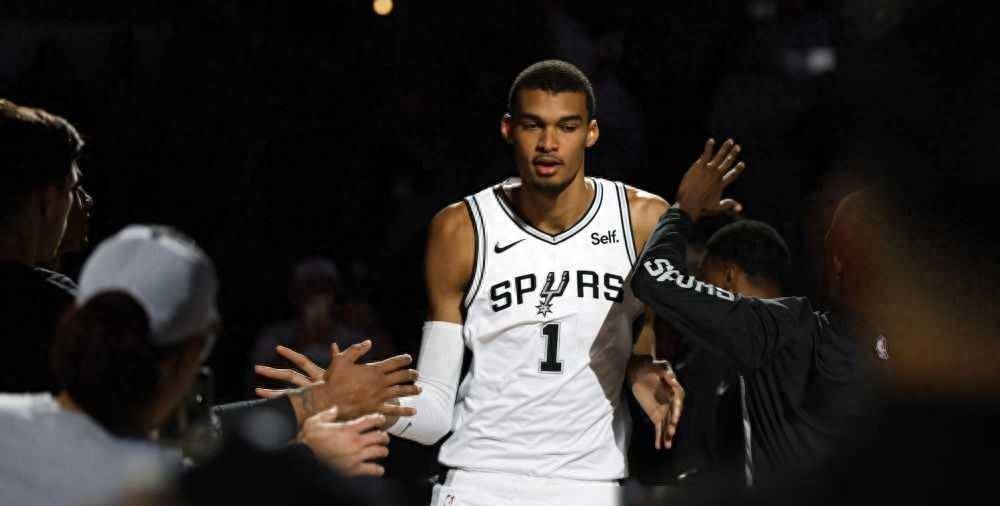 文班亚马新秀赛季表现的简单介绍